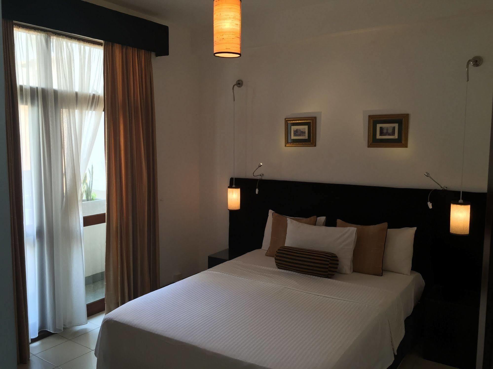 ซีเจ วิลลา Hotel โคลอมโบ ภายนอก รูปภาพ